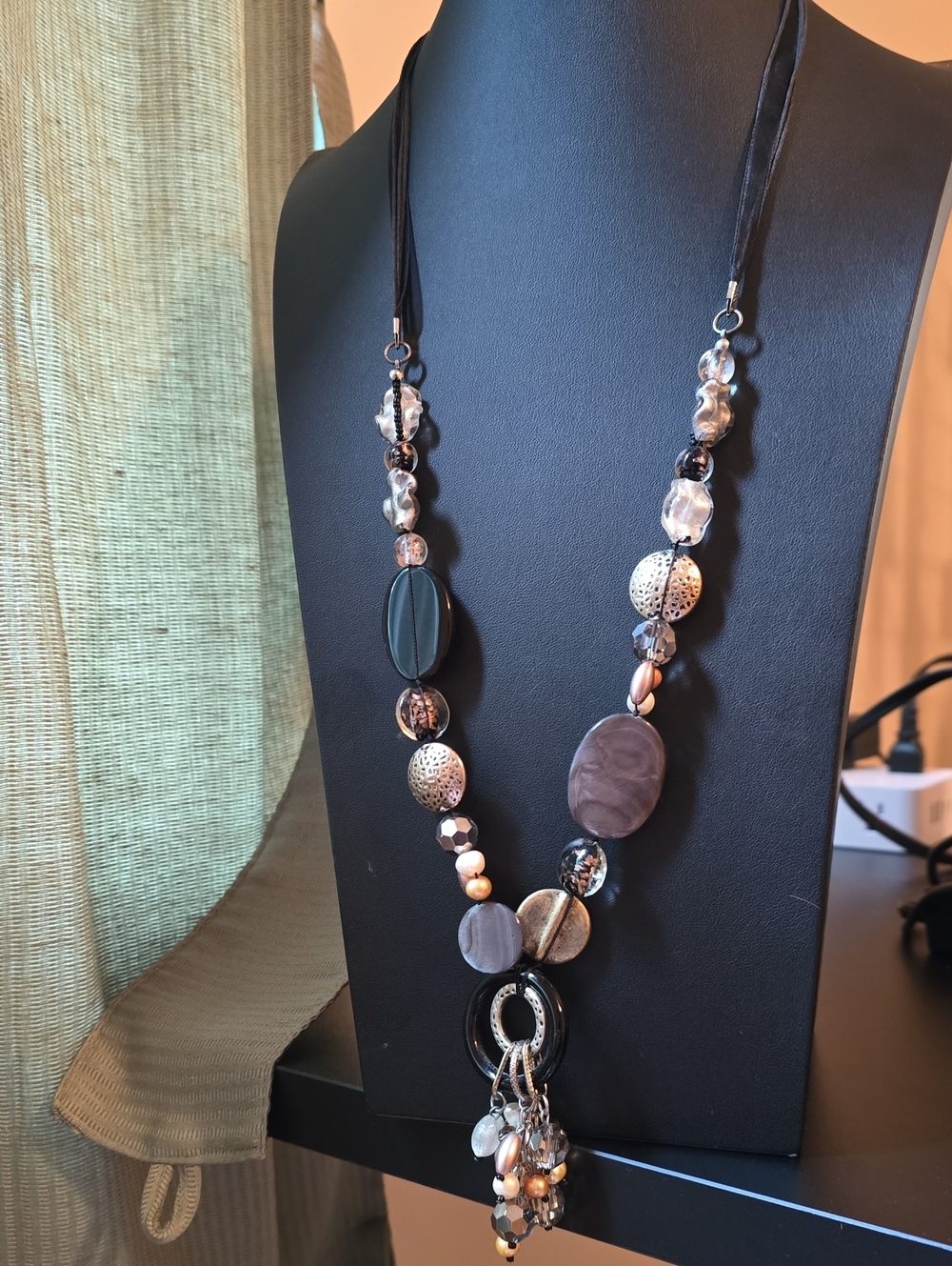Elegant Multitone Beaded Pendant Necklace - Black and Metallic